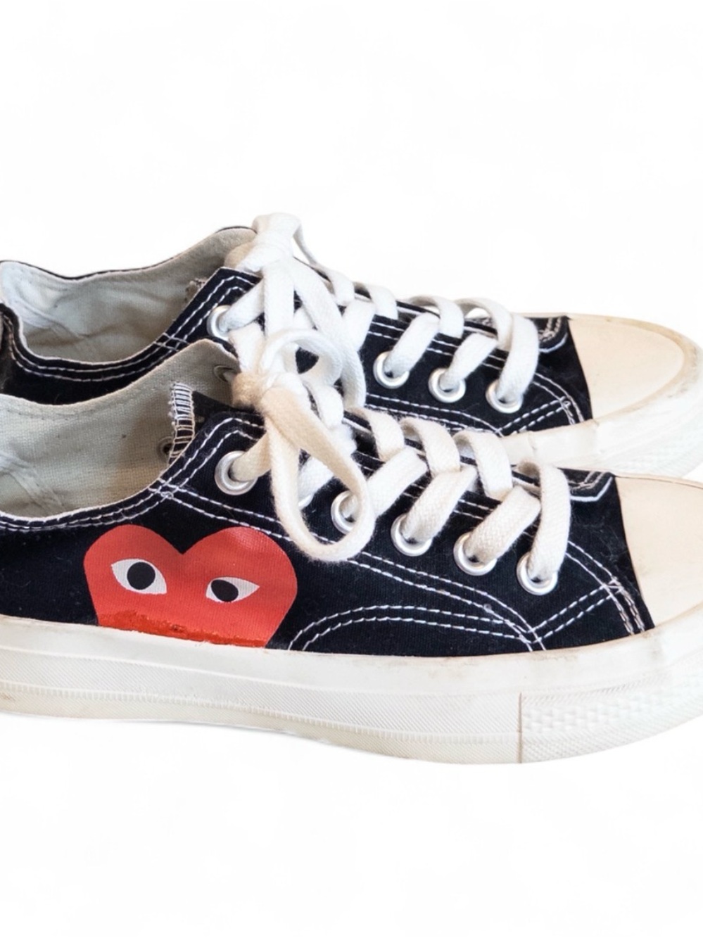 Comme des Garçons PLAY x Converse Low Top Sneakers Black Heart Size 3.5